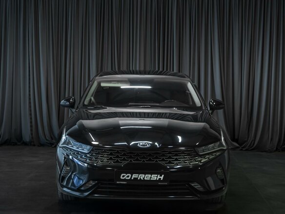 2020 Kia K5 III, чёрный - вид 1