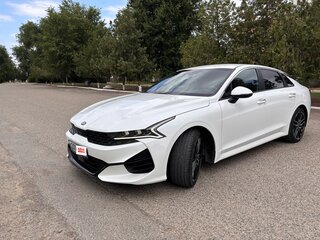 2020 Kia K5 III, белый, 3100000 рублей, вид 1