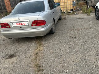 1998 Mercedes-Benz E-Класс 240 II (W210, S210), серебристый, 160000 рублей, вид 1