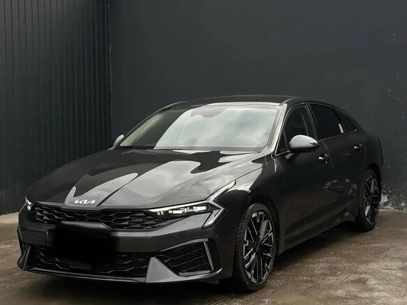 2023 Kia K5 III Рестайлинг, чёрный, 2960000 рублей