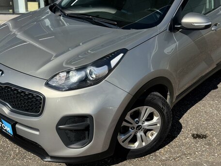 2017 Kia Sportage IV, серебристый, 1525000 рублей, вид 3