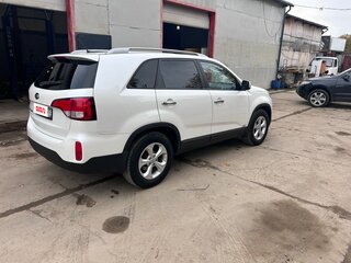 2014 Kia Sorento II Рестайлинг, белый, 2000000 рублей, вид 3