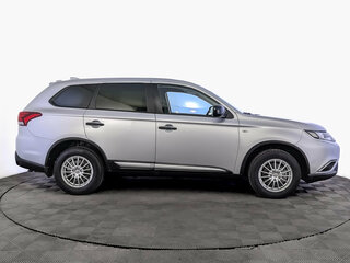 2021 Mitsubishi Outlander III Рестайлинг 3, серый, 2415000 рублей, вид 4