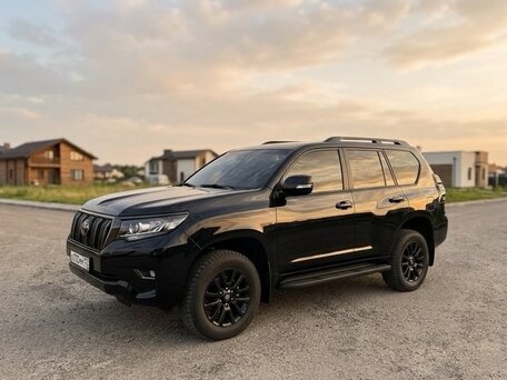 2022 Toyota Land Cruiser Prado 150 Series Рестайлинг 3, чёрный, 8050000 рублей, вид 1