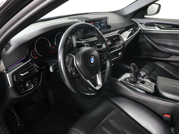 2019 BMW 5 серии 520d xDrive VII (G30/G31/G38), чёрный, 2690000 рублей - вид 9