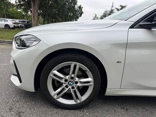 2023 BMW 1 серии 120i III (F52) Рестайлинг, белый, 2076033 рублей, вид 5