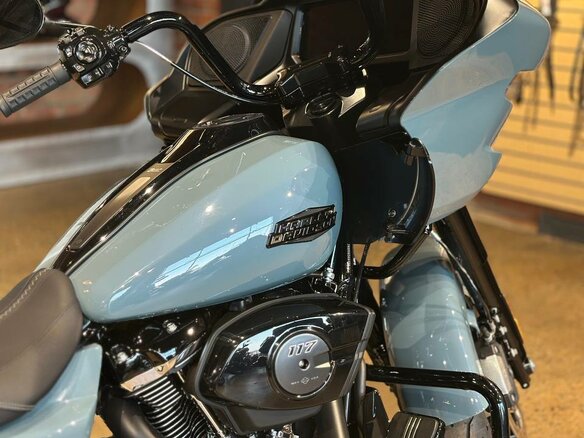 2024 Harley-Davidson Road Glide, серый, 3550000 рублей - вид 6