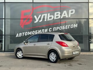 2010 Nissan Tiida I Рестайлинг, коричневый, 699000 рублей, вид 4