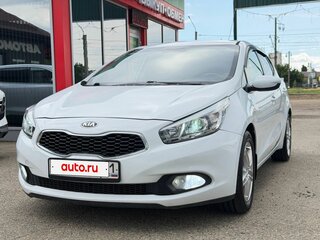 2014 Kia Ceed II, белый, 1049000 рублей, вид 3
