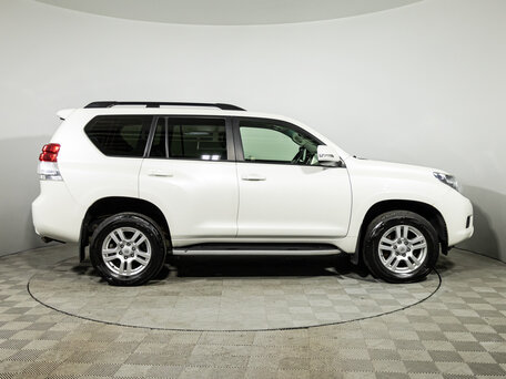 2011 Toyota Land Cruiser Prado 150 Series, белый, 2299585 рублей, вид 4