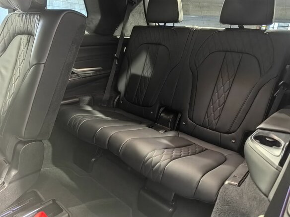 2025 BMW X7 40d I (G07) Рестайлинг, серый - вид 14