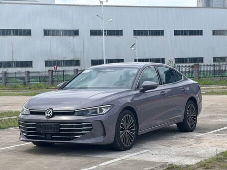 Volkswagen Passat (North America and China) Pro I