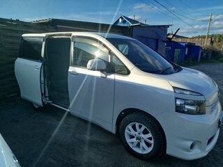 2008 Toyota Voxy II (R70), белый, 959000 рублей, вид 3