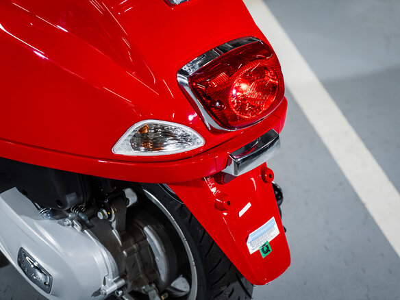 2025 Vespa LXV 125, красный, 500000 рублей - вид 19