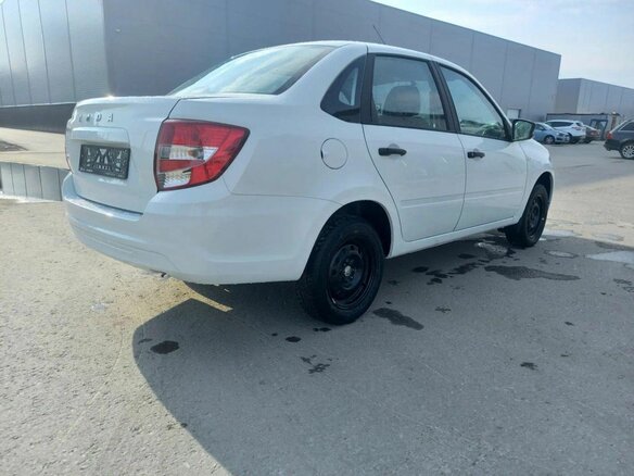2026 Lada (ВАЗ) Granta I Рестайлинг, белый, 850000 рублей - вид 7