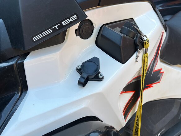 2016 BRP Can-Am Outlander 570, красный, 990000 рублей - вид 15