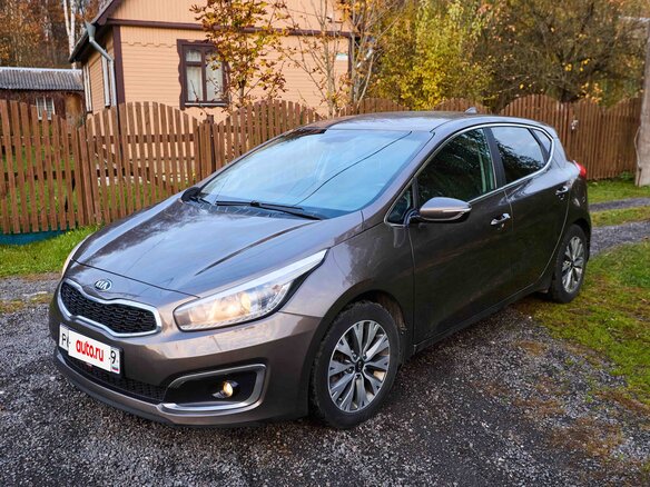 2018 Kia Ceed II Рестайлинг, коричневый, 1500000 рублей