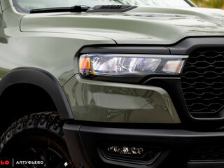 2025 Ram 1500 Crew Cab V Рестайлинг, зелёный, 8850000 рублей, вид 5