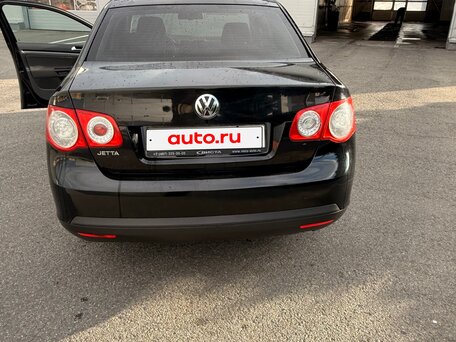 2008 Volkswagen Jetta V, чёрный, 570000 рублей, вид 3