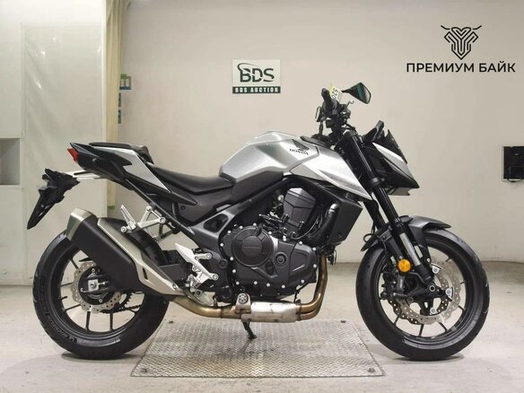 2025 Honda CB 750 Hornet, серебристый, 947000 рублей
