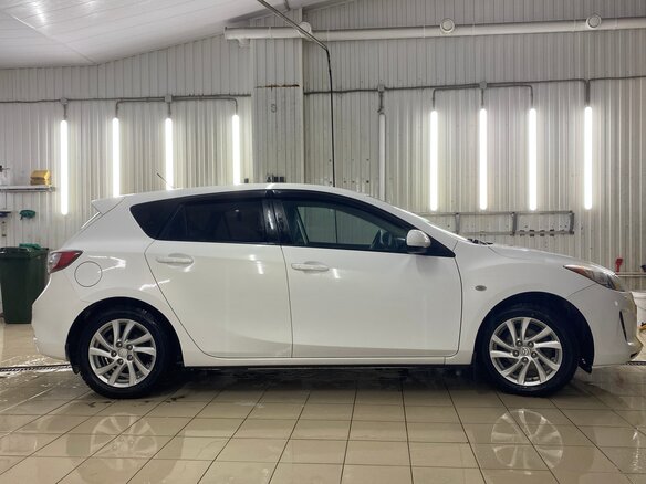 2011 Mazda 3 II (BL) Рестайлинг, белый - вид 3