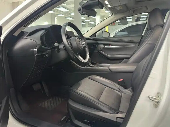 2022 Mazda 3 Axela IV (BP), белый, 1437000 рублей - вид 6