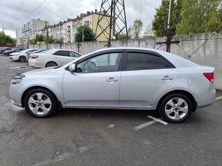 2009 Kia Cerato 4-speed II, серебристый, 700000 рублей, вид 4