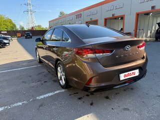 2019 Hyundai Sonata VII (LF) Рестайлинг, золотистый, 2000000 рублей, вид 5