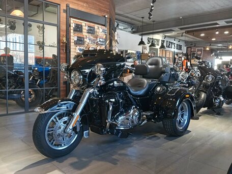 2015 Harley-Davidson Tri Glide, чёрный, 3550000 рублей, вид 2
