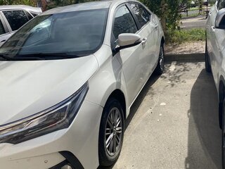 2018 Toyota Corolla XI (E160, E170, E180) Рестайлинг 1, белый, 2300000 рублей, вид 2