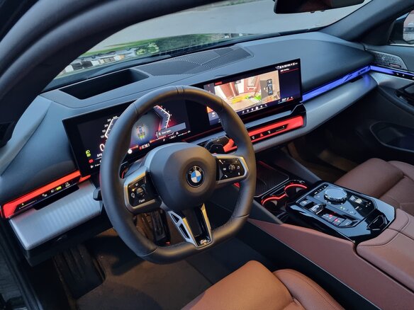 2025 BMW 5 серии 530i xDrive VIII (G60/G61/G68), чёрный, 8800000 рублей - вид 20