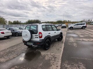 2016 Chevrolet Niva I Рестайлинг, белый, 692000 рублей, вид 2