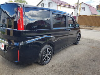 2019 Honda Stepwgn V Рестайлинг, чёрный, 1950000 рублей, вид 4