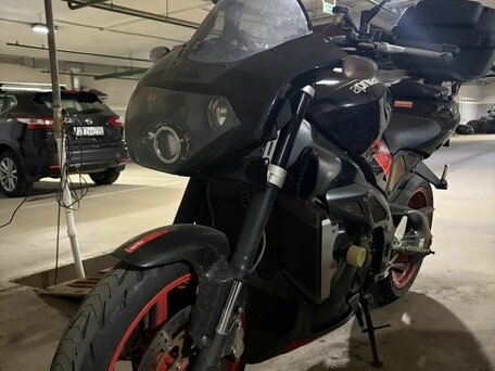 2005 Aprilia Tuono 1000, чёрный, 550000 рублей, вид 4