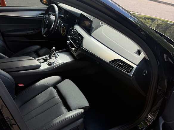 2019 BMW 5 серии 530d VII (G30/G31/G38), чёрный, 3900000 рублей - вид 5