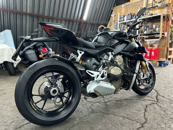 2022 Ducati Streetfighter V4, чёрный, 1950000 рублей - вид 4