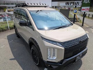 2023 Mitsubishi Delica D:5 I Рестайлинг, бежевый, 2980000 рублей, вид 4