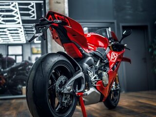 2026 Ducati Panigale V4, красный, 3590000 рублей, вид 4