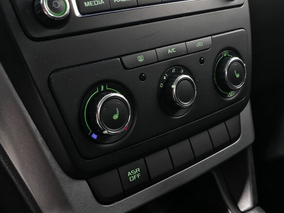 2014 Skoda Yeti I Рестайлинг, белый - вид 17