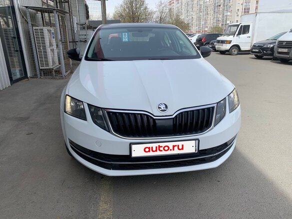 2017 Skoda Octavia III (A7), белый, 1170000 рублей - вид 3