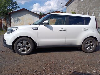 2018 Kia Soul II Рестайлинг, белый, 1050000 рублей, вид 3