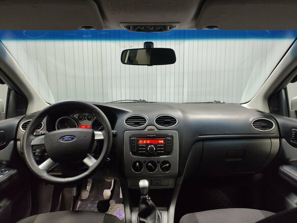 2010 Ford Focus II Рестайлинг, серебристый, 475000 рублей - вид 7
