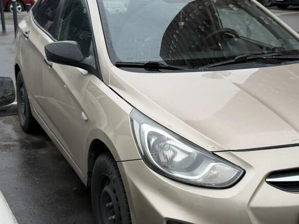 2013 Hyundai Solaris I, золотистый, 530000 рублей - вид 3