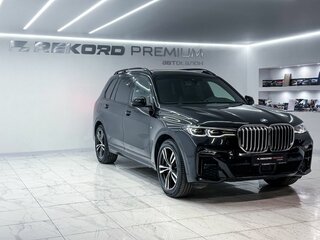 2021 BMW X7 40i I (G07), чёрный, 8190000 рублей, вид 2