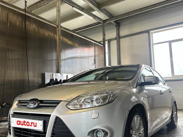 2011 Ford Focus III, серебристый, 950000 рублей - вид 1