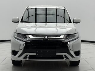 2022 Mitsubishi Outlander III Рестайлинг 3, белый, 1900000 рублей, вид 2