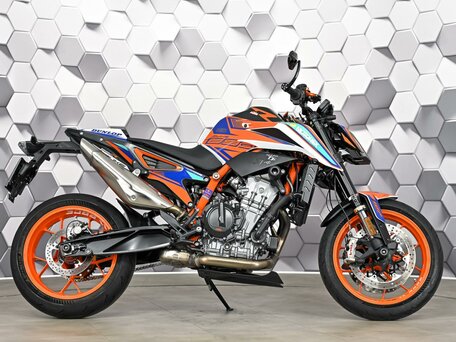 2021 KTM 890 Duke R, белый, 775000 рублей, вид 3
