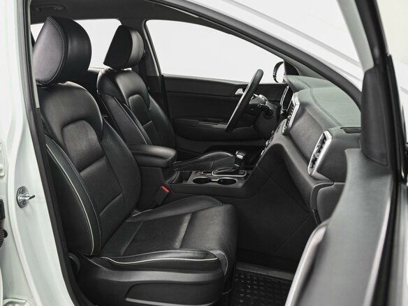 2018 Kia Sportage IV Рестайлинг, белый, 2439000 рублей - вид 7
