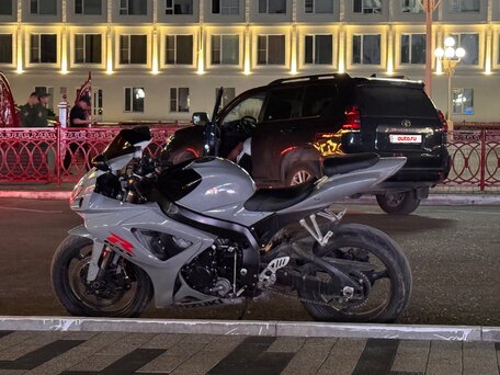 2007 Suzuki GSX-R 600, серый, 321000 рублей, вид 2