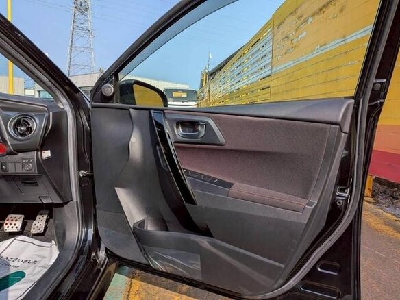 2017 Toyota Auris II Рестайлинг, чёрный - вид 23